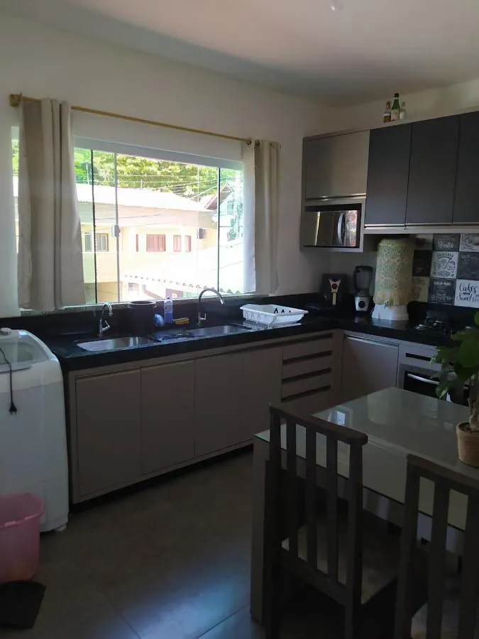 Com Uma Linda Vista Para O Mar, A 30M Da Praia. Bombinhas Apartamento